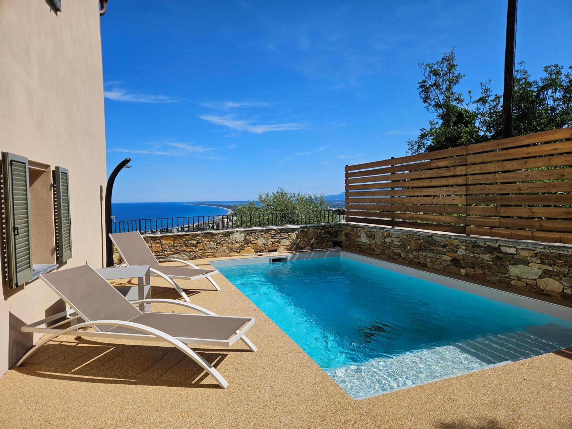 Magnifique Avec Piscine- Hauteurs De Villa